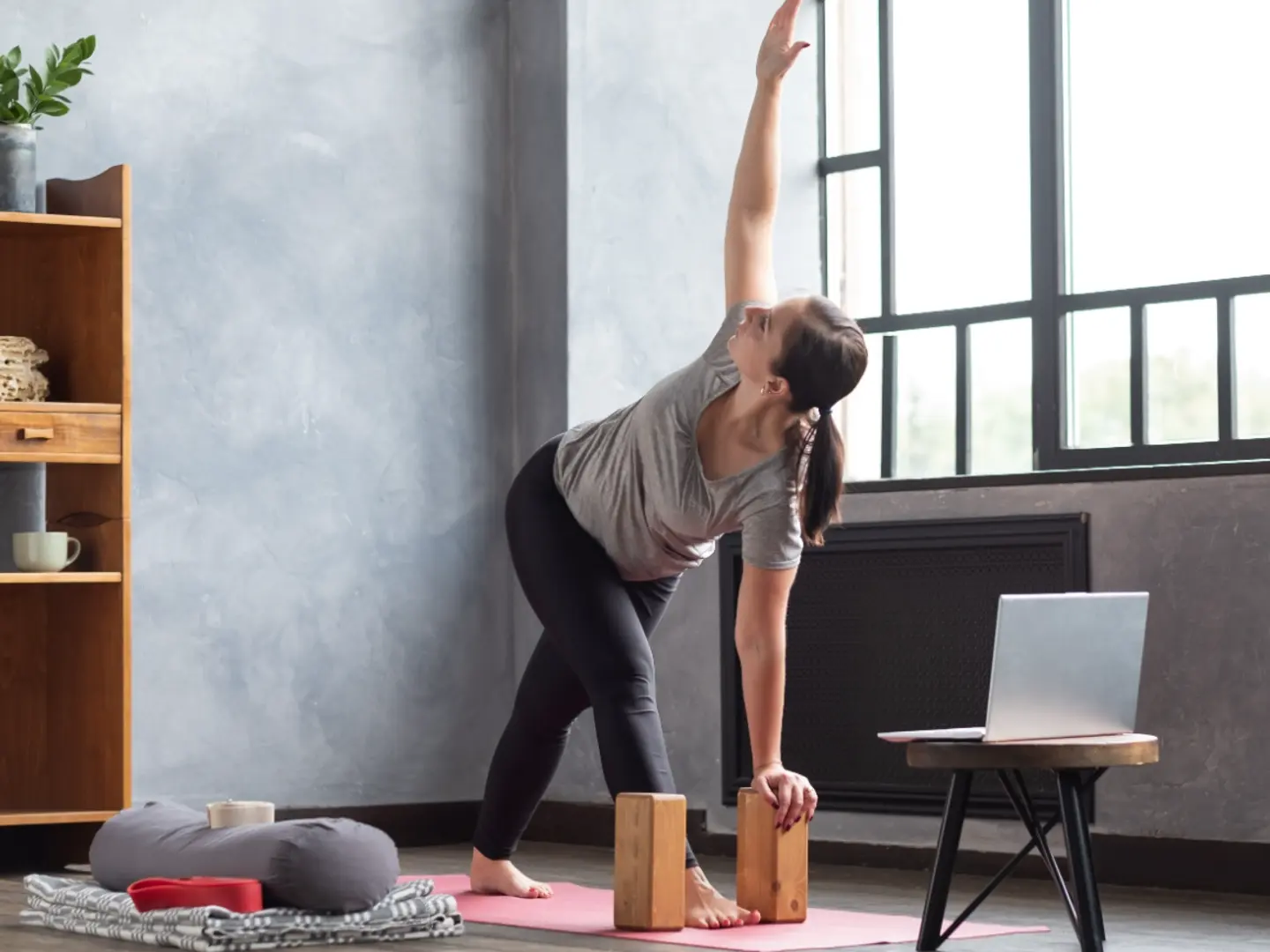 Hatha joga z wariacjami innych styli - początkujący