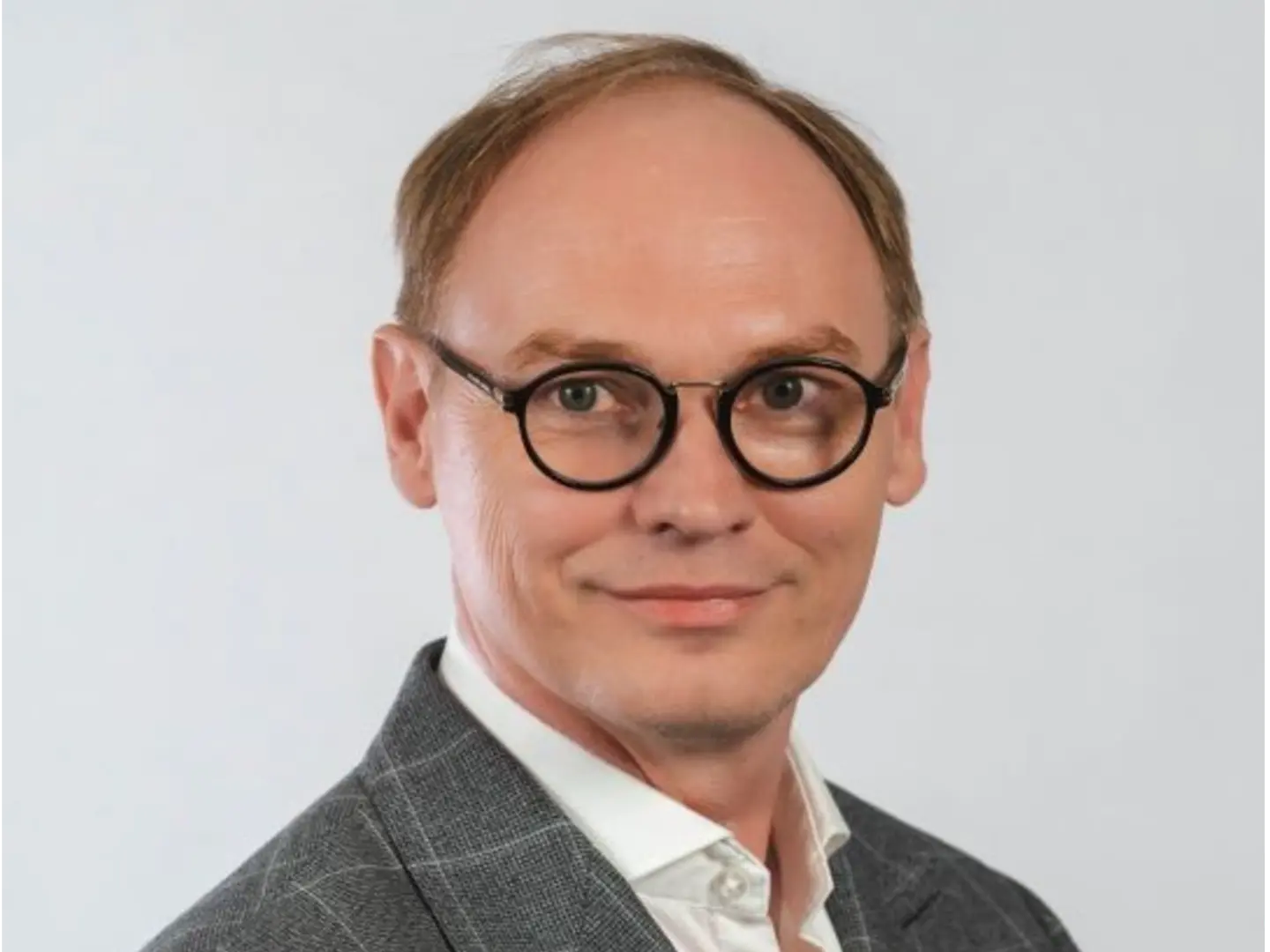 KLIENT W CENTRUM UWAGI DZIAŁU HANDLOWEGO RELACJE I AI Z LINKEDIN 