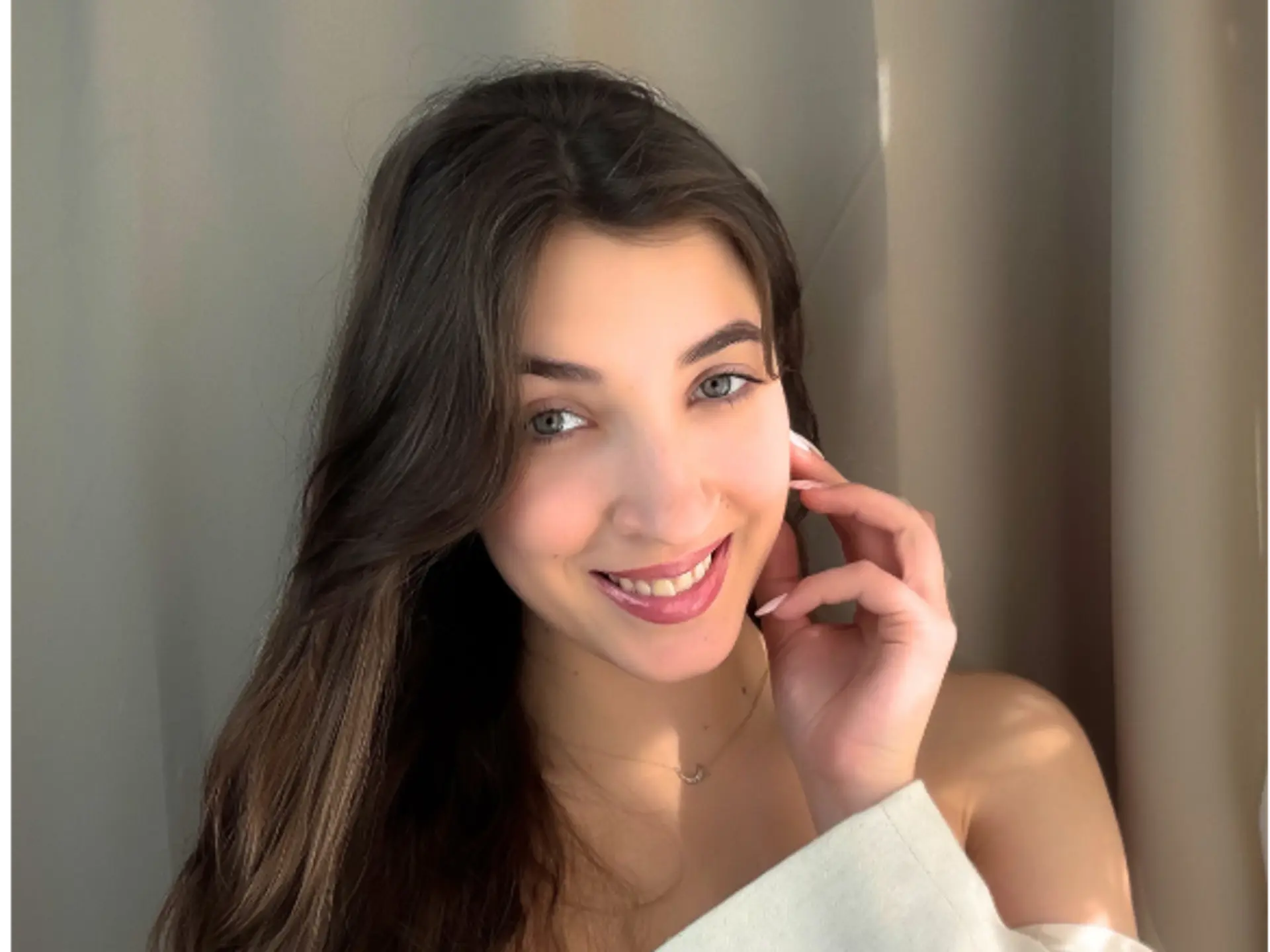 Klaudia Glow Girl